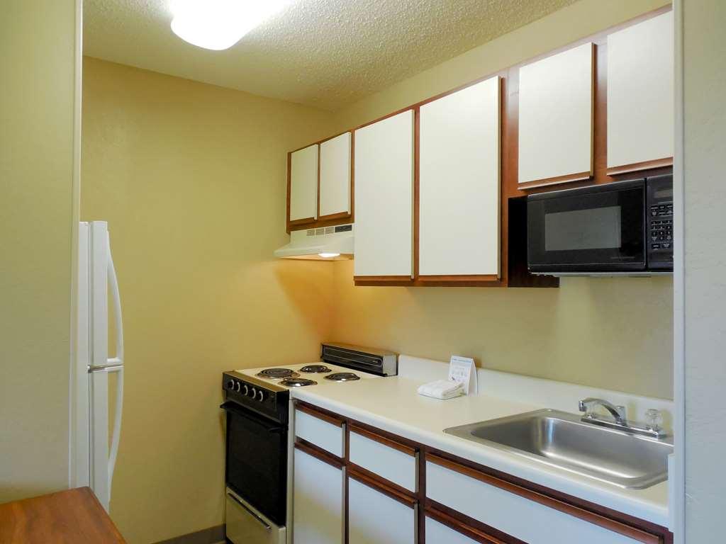 Extended Stay America Suites - Raleigh - Cary - Harrison Ave Habitación foto